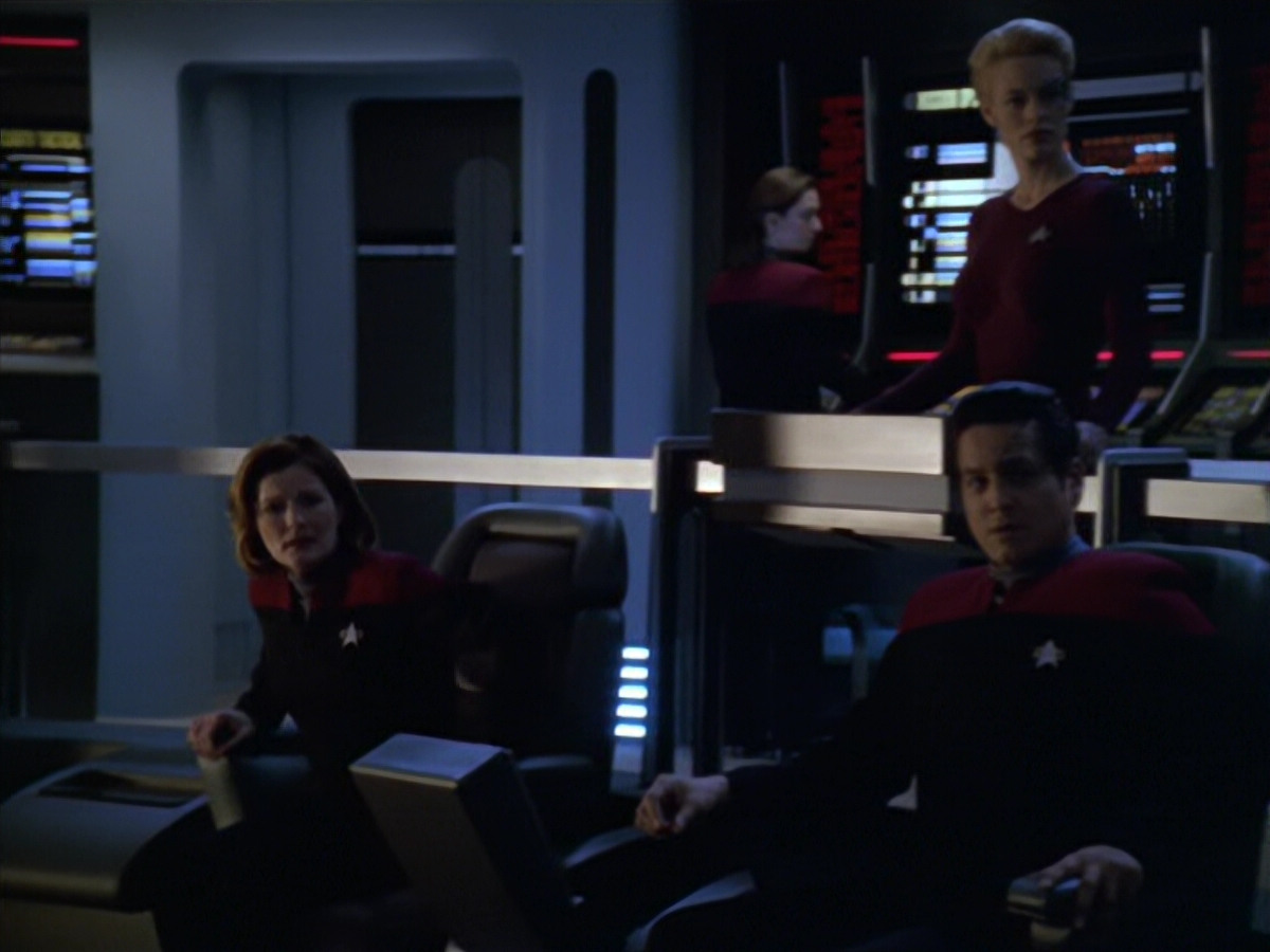extant_StarTrek_VOY_5x20-ThinkTank_03777.jpg