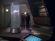 extant_StarTrek_VOY_5x20-ThinkTank_01352.jpg