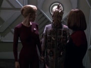 extant_StarTrek_VOY_5x20-ThinkTank_01359.jpg