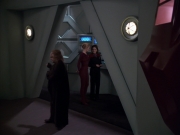 extant_StarTrek_VOY_5x20-ThinkTank_01533.jpg