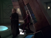 extant_StarTrek_VOY_5x20-ThinkTank_01542.jpg