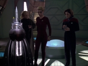 extant_StarTrek_VOY_5x20-ThinkTank_01724.jpg