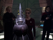 extant_StarTrek_VOY_5x20-ThinkTank_01730.jpg