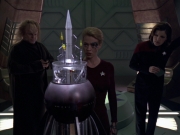 extant_StarTrek_VOY_5x20-ThinkTank_01737.jpg