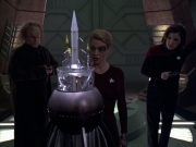extant_StarTrek_VOY_5x20-ThinkTank_01738.jpg