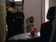 extant_StarTrek_VOY_5x20-ThinkTank_01896.jpg