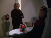 extant_StarTrek_VOY_5x20-ThinkTank_01899.jpg