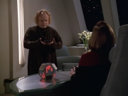 extant_StarTrek_VOY_5x20-ThinkTank_01901.jpg