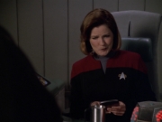 extant_StarTrek_VOY_5x20-ThinkTank_01935.jpg
