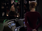 extant_StarTrek_VOY_5x20-ThinkTank_02161.jpg