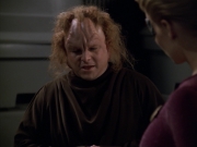 extant_StarTrek_VOY_5x20-ThinkTank_02273.jpg