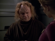 extant_StarTrek_VOY_5x20-ThinkTank_02274.jpg