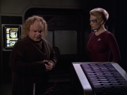 extant_StarTrek_VOY_5x20-ThinkTank_02277.jpg
