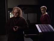 extant_StarTrek_VOY_5x20-ThinkTank_02281.jpg