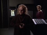 extant_StarTrek_VOY_5x20-ThinkTank_02285.jpg