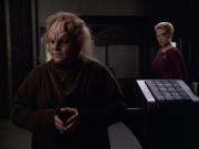 extant_StarTrek_VOY_5x20-ThinkTank_02287.jpg