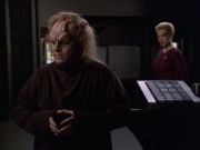 extant_StarTrek_VOY_5x20-ThinkTank_02288.jpg