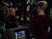 extant_StarTrek_VOY_5x20-ThinkTank_02314.jpg