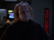 extant_StarTrek_VOY_5x20-ThinkTank_02530.jpg