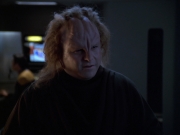 extant_StarTrek_VOY_5x20-ThinkTank_02546.jpg
