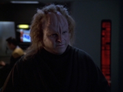 extant_StarTrek_VOY_5x20-ThinkTank_02550.jpg