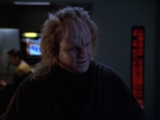 extant_StarTrek_VOY_5x20-ThinkTank_02553.jpg