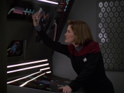 extant_StarTrek_VOY_5x20-ThinkTank_02745.jpg