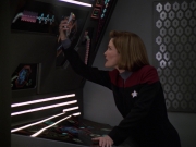 extant_StarTrek_VOY_5x20-ThinkTank_02746.jpg
