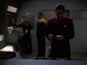 Filename=extant_StarTrek_VOY_5x20-ThinkTank_02764.jpg
Filesize=146KiB
Dimensions=1200x900
Date added=Nov 21, 2019 extant_StarTrek_VOY_5x20-ThinkTank_02764.jpg