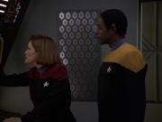 Filename=extant_StarTrek_VOY_5x20-ThinkTank_02767.jpg
Filesize=134KiB
Dimensions=1200x900
Date added=Nov 21, 2019 extant_StarTrek_VOY_5x20-ThinkTank_02767.jpg