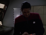 extant_StarTrek_VOY_5x20-ThinkTank_02809.jpg
