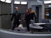 extant_StarTrek_VOY_5x20-ThinkTank_02810.jpg