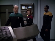 extant_StarTrek_VOY_5x20-ThinkTank_02814.jpg