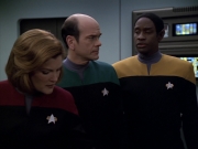Filename=extant_StarTrek_VOY_5x20-ThinkTank_02837.jpg
Filesize=140KiB
Dimensions=1200x900
Date added=Nov 21, 2019 extant_StarTrek_VOY_5x20-ThinkTank_02837.jpg