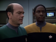 Filename=extant_StarTrek_VOY_5x20-ThinkTank_02871.jpg
Filesize=139KiB
Dimensions=1200x900
Date added=Nov 21, 2019 extant_StarTrek_VOY_5x20-ThinkTank_02871.jpg