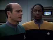 Filename=extant_StarTrek_VOY_5x20-ThinkTank_02877.jpg
Filesize=135KiB
Dimensions=1200x900
Date added=Nov 21, 2019 extant_StarTrek_VOY_5x20-ThinkTank_02877.jpg