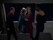 extant_StarTrek_VOY_5x20-ThinkTank_03060.jpg