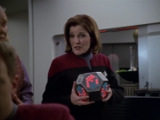 extant_StarTrek_VOY_5x20-ThinkTank_03102.jpg