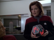 extant_StarTrek_VOY_5x20-ThinkTank_03104.jpg