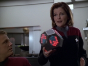 extant_StarTrek_VOY_5x20-ThinkTank_03105.jpg
