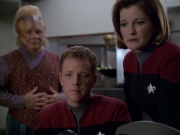 extant_StarTrek_VOY_5x20-ThinkTank_03120.jpg