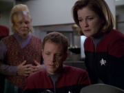 extant_StarTrek_VOY_5x20-ThinkTank_03131.jpg