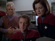 extant_StarTrek_VOY_5x20-ThinkTank_03134.jpg