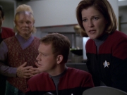 extant_StarTrek_VOY_5x20-ThinkTank_03135.jpg