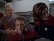 extant_StarTrek_VOY_5x20-ThinkTank_03143.jpg
