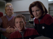 extant_StarTrek_VOY_5x20-ThinkTank_03145.jpg