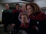 extant_StarTrek_VOY_5x20-ThinkTank_03176.jpg