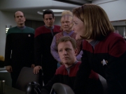 extant_StarTrek_VOY_5x20-ThinkTank_03183.jpg