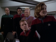 extant_StarTrek_VOY_5x20-ThinkTank_03186.jpg