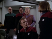extant_StarTrek_VOY_5x20-ThinkTank_03190.jpg
